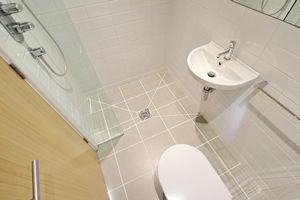 ENSUITE2- click for photo gallery